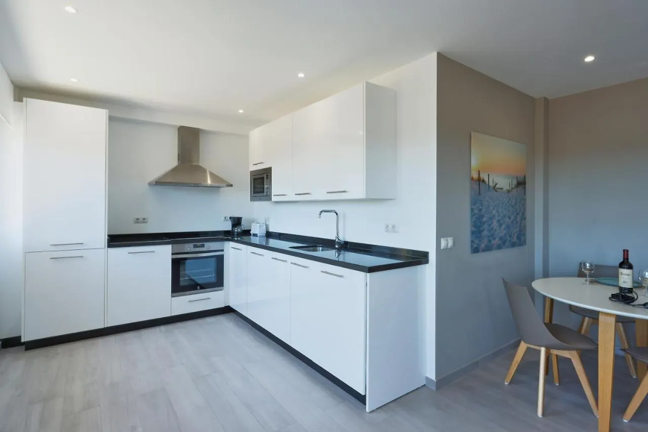 Bright & Modern 2 Bedroom Apartment 300M To The Beach - Marbella