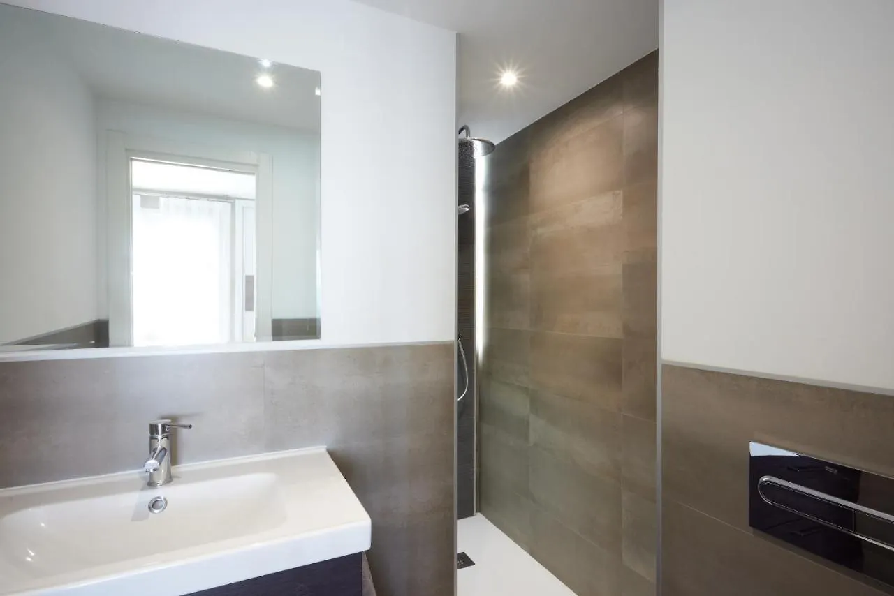 Bright & Modern 2 Bedroom Apartment 300M To The Beach - Marbella 0*,  Spain